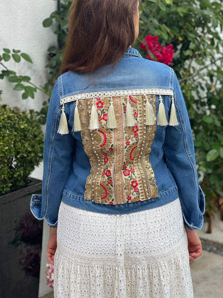 Boho Jeansjacke blau Vintage Fransen Festival Look | nessesary.com